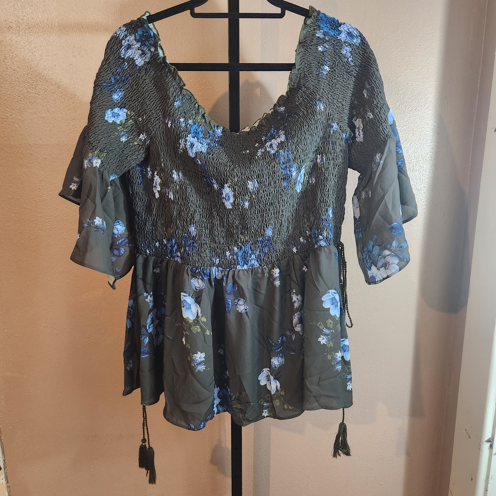 City Chic Blue and Grey Floral Blouse NWOT